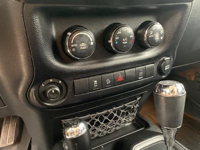 2014 Jeep Wrangler Unlimited 4WD 4dr Sahara