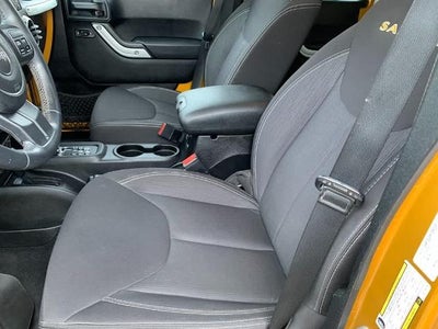 2014 Jeep Wrangler Unlimited 4WD 4dr Sahara