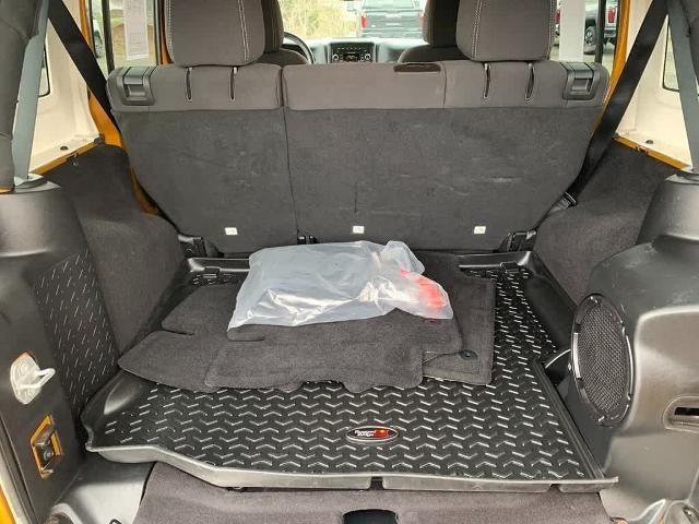 2014 Jeep Wrangler Unlimited 4WD 4dr Sahara