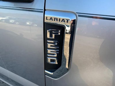 2022 Ford F-250 LARIAT 4WD Crew Cab 6.75' Box