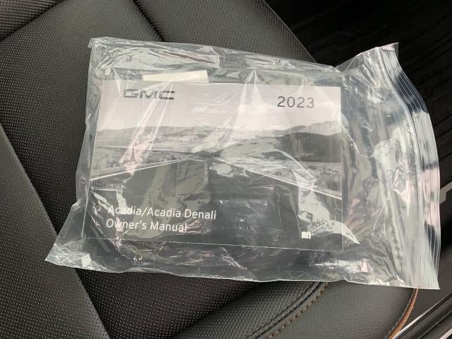 2023 GMC Acadia AWD AT4