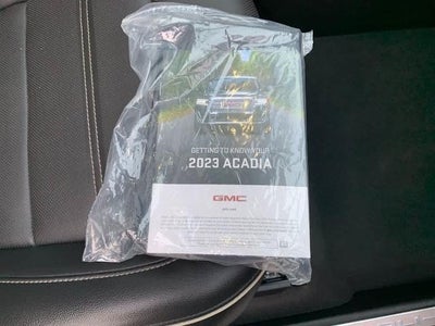 2023 GMC Acadia AWD Denali