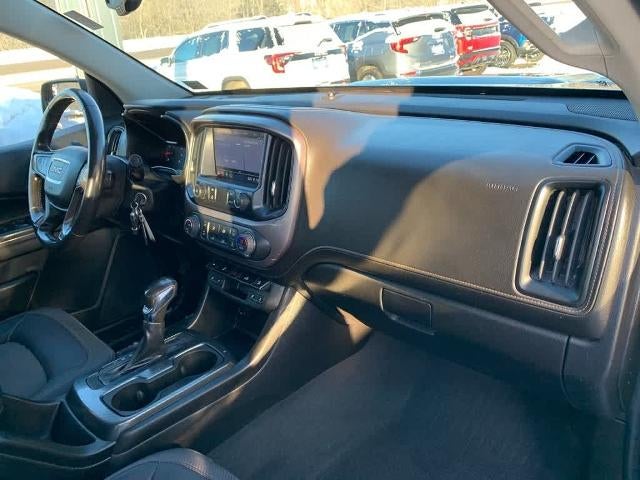 2022 GMC Canyon Crew Cab Short Box 4-Wheel Drive AT4 w/Cloth