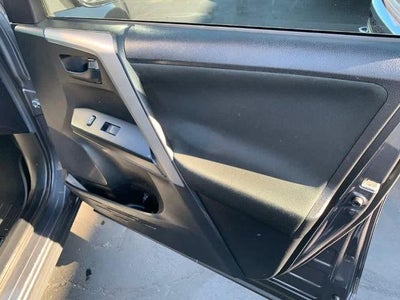 2018 Toyota RAV4 LE AWD (Natl)