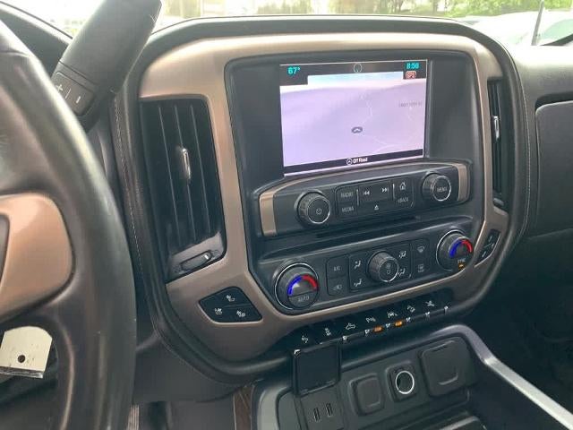 2017 GMC Sierra 1500 Crew Cab Short Box 4-Wheel Drive Denali