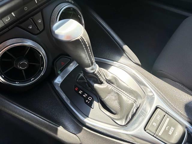 2018 Chevrolet Camaro 2dr Coupe 1LT