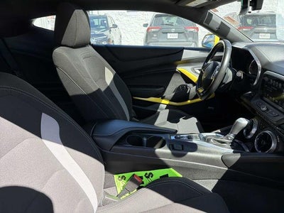 2018 Chevrolet Camaro 2dr Coupe 1LT