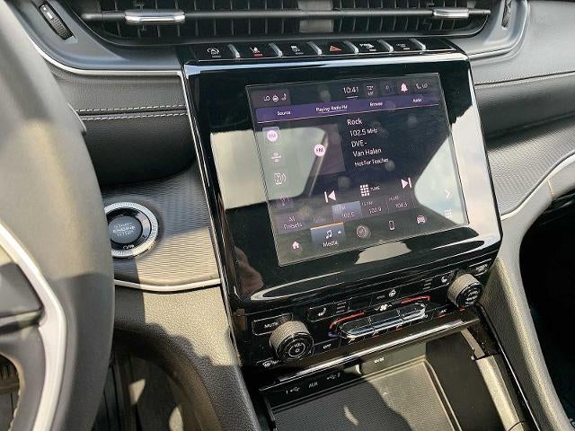 2023 Jeep Grand Cherokee L Laredo 4x4
