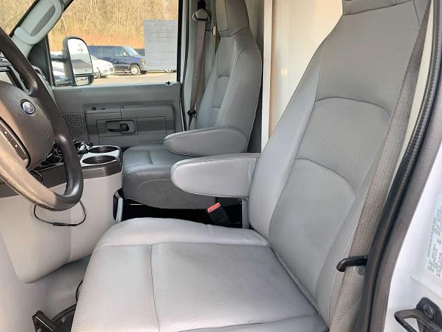 2017 Ford E-Series Cutaway E-450 DRW 158" WB