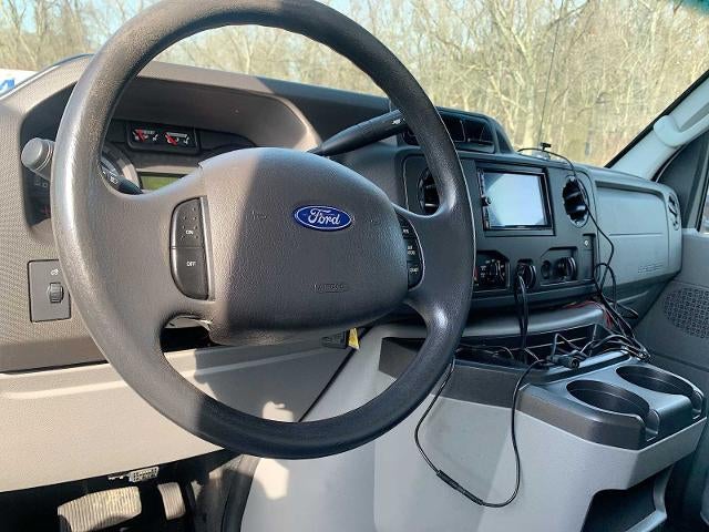 2017 Ford E-Series Cutaway E-450 DRW 158" WB