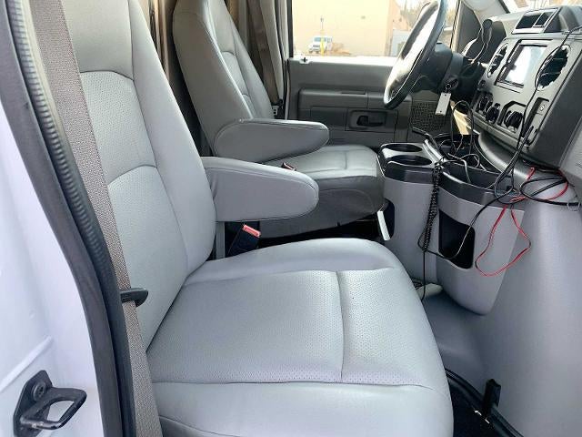 2017 Ford E-Series Cutaway E-450 DRW 158" WB