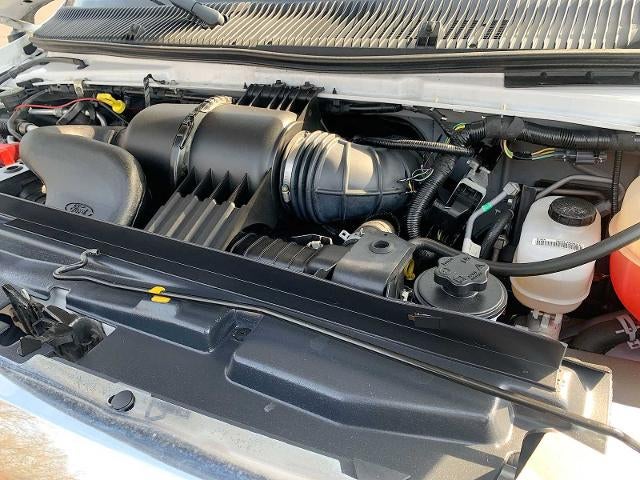 2017 Ford E-Series Cutaway E-450 DRW 158" WB