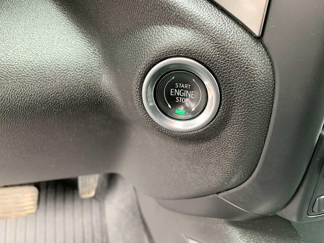 2021 Chevrolet Silverado 1500 Crew Cab Short Box 4-Wheel Drive LT Trail Boss Midnight Edition