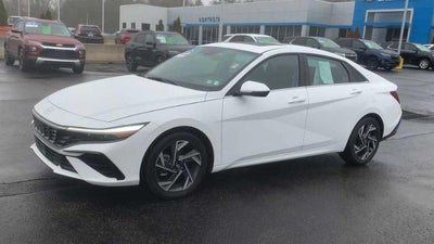 2025 Hyundai Elantra Limited IVT